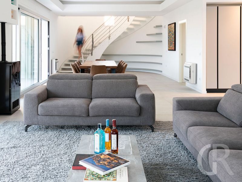 villa-anna-sofa-im-wohnbereich.jpg