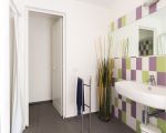 villa-anthea-waschbecken-im-bad.jpg
