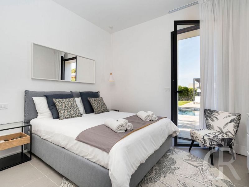 villa-bonita-grosses-schlafzimmer-mit-doppelbett.jpg
