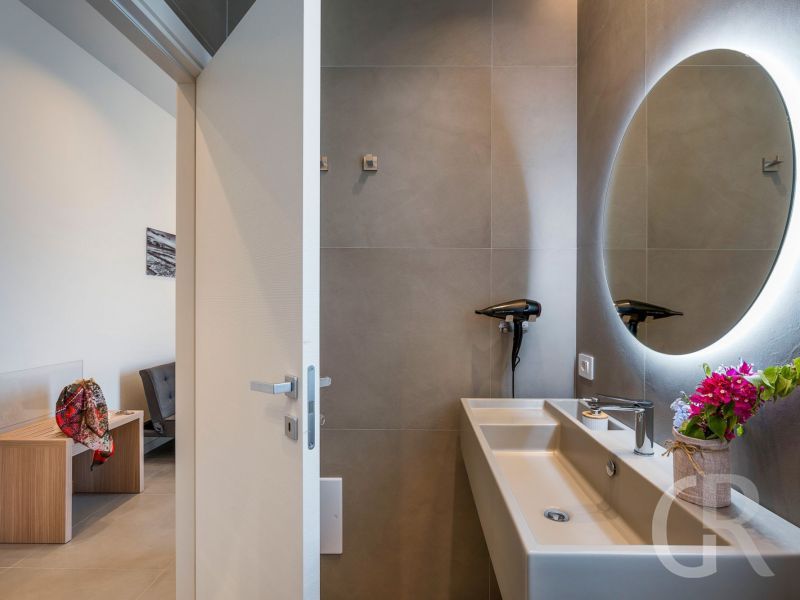 villa-castalia-badezimmer-wschbecken.jpg