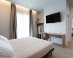 villa-castalia-schlafzimmer-mit-tv.jpg