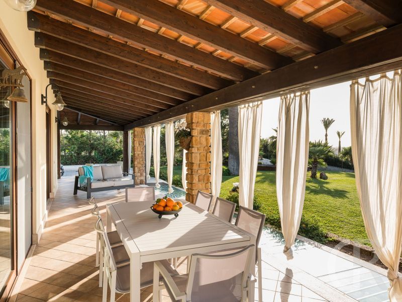 villa-cielo-ueberdachte-veranda.jpg