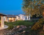 villa-corte-moscata-blick-auf-garten-und-haus.jpg