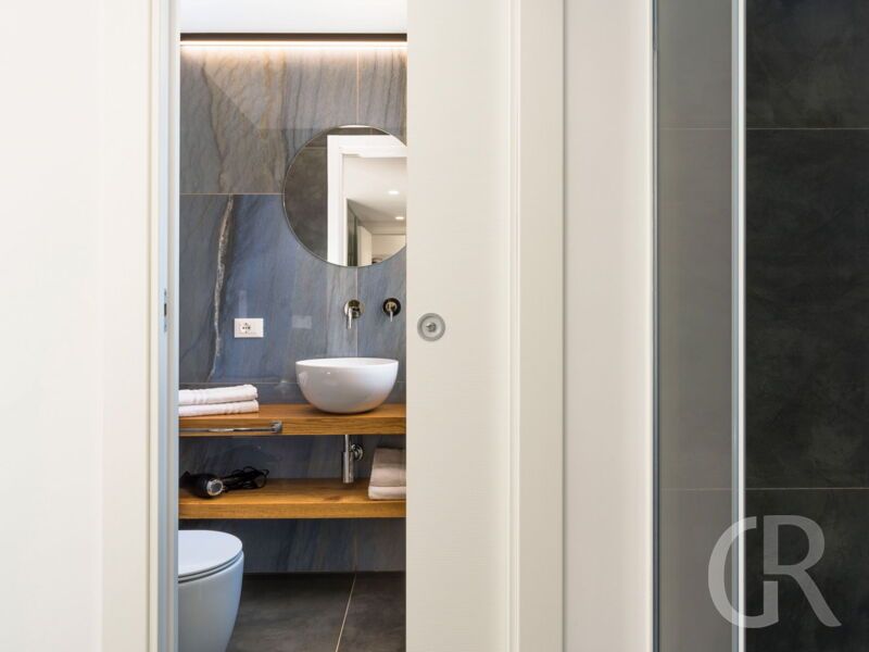 villa-dolce-vita-blick-ins-badezimmer.jpg