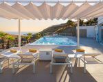 villa-domizia-sonnenliegen.jpg