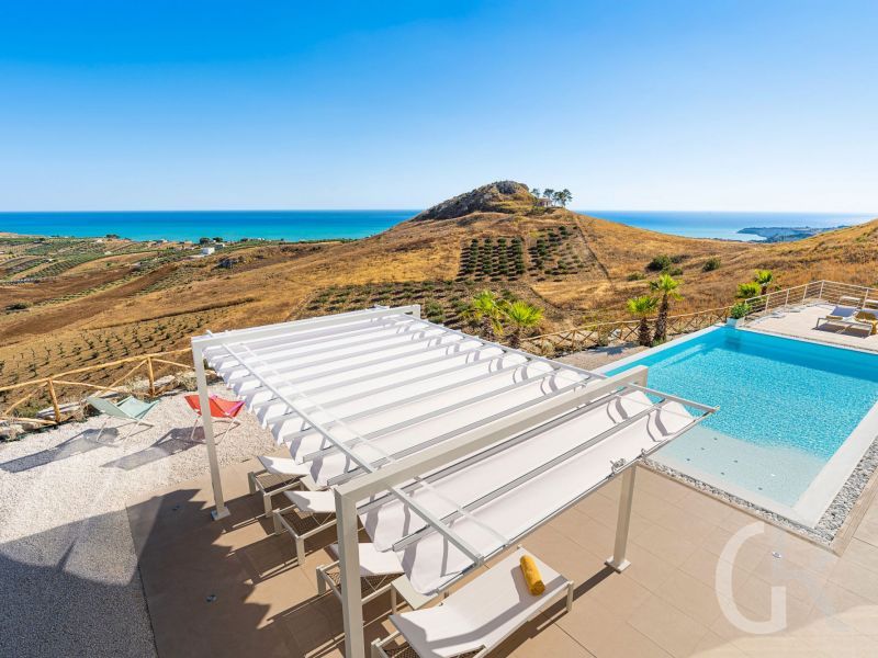 villa-domizia-terrasse-pool-und-meer.jpg