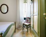 villa-gira-sole-grosses-schlafzimmer.jpg