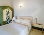 villa-gira-sole-helles-schlafzimmer.jpg