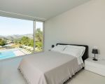 villa-greta-blick-auf-das-schwimmbad-vom-schlafzimmer-aus.jpg