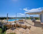 villa-ibla-am-pool.jpg