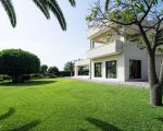 villa-la-plage-garten-mit-villa.jpg