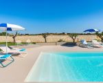 villa-mia-pool.jpg