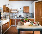 villa-mila-kueche-mit-tisch.jpg