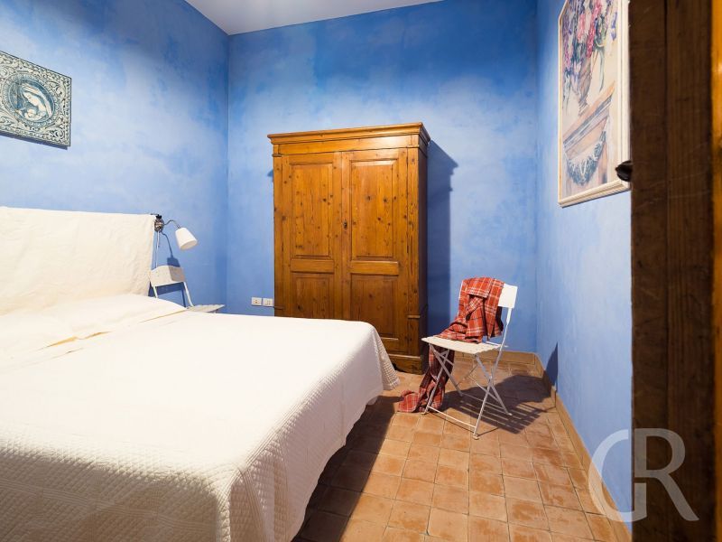 villa-mila-schrank-und-doppelbett.jpg
