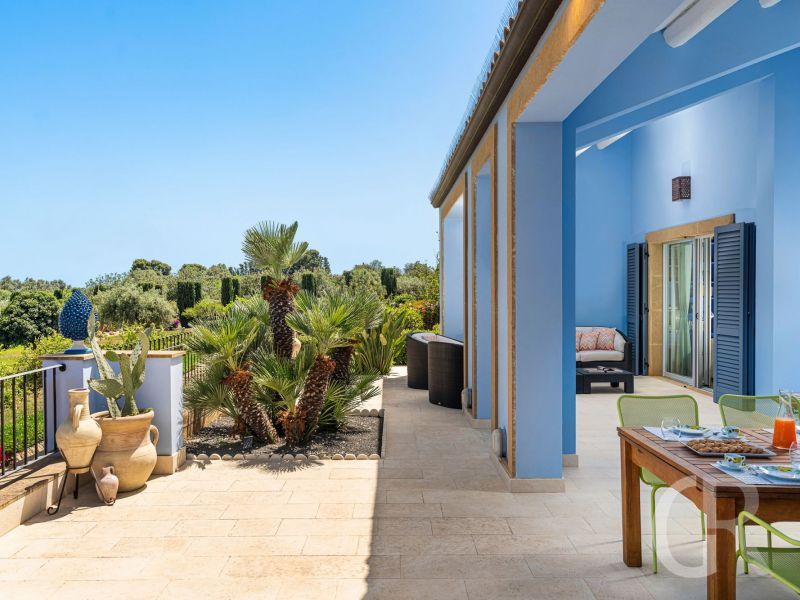 villa-pigna-blue-sonnige.jpg