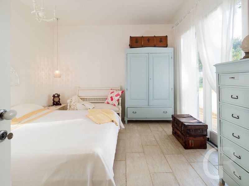 villa-ritrovato-blaues-schlafzimmer.jpg