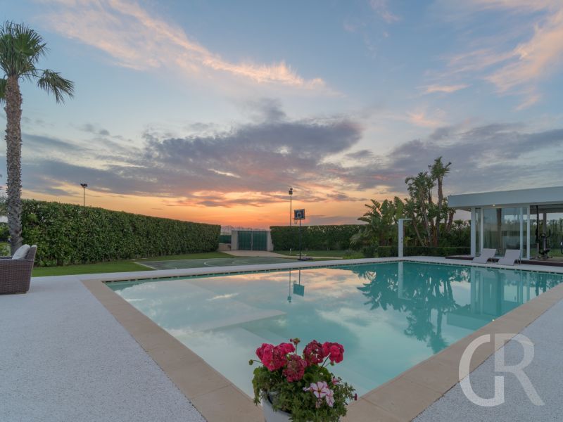 villa-venere-grosser-pool.jpg