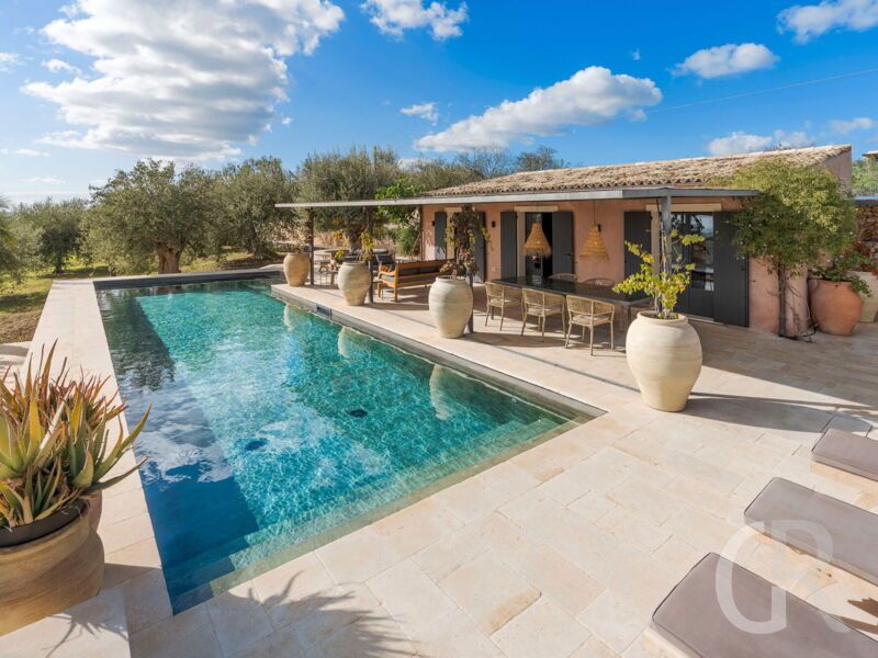 villa-ziguli-schwimmbad.jpg