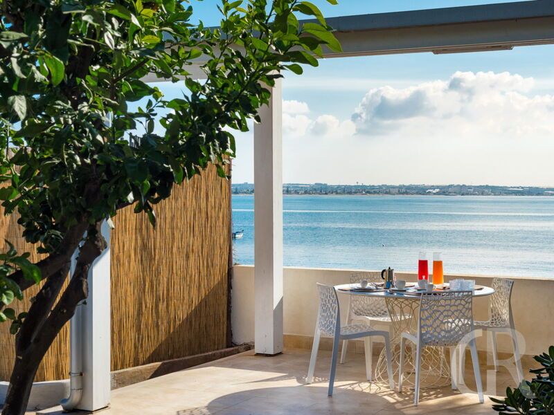 baia-del-mar-herrlicher-platz-mit-blick-auf-das-meer.jpg