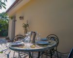 casa-capperi-terrasse-vor-dem-ferienhaus.jpg