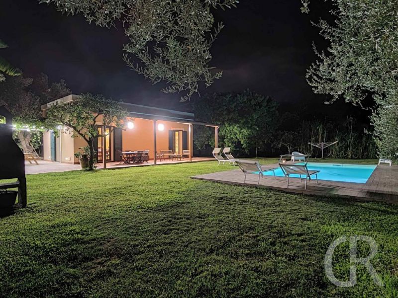 casa-pergola-abendliche-stimmung-am-pool.jpg