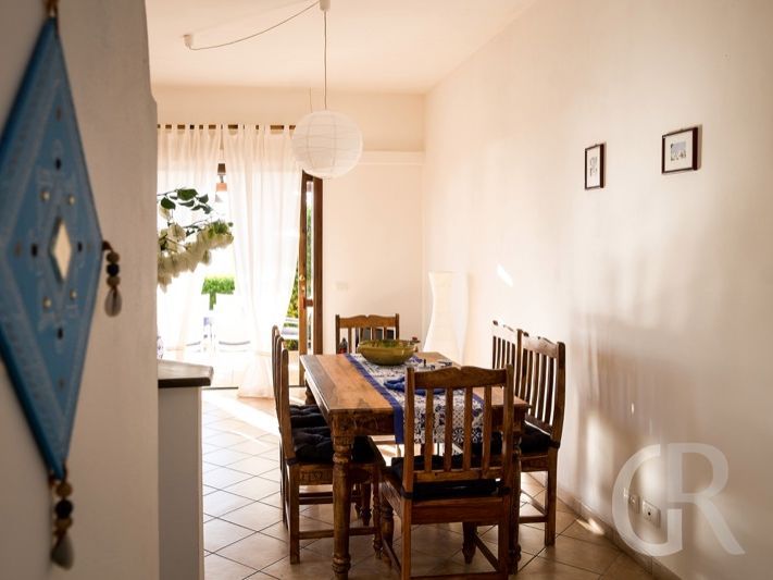 casa-scirocco-esstisch-im-wohnbereich.jpg