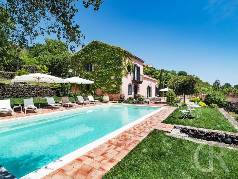 ferienhaus-capinera-grosser-pool.jpg