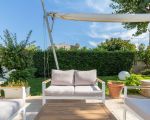 ferienhaus-clotilde-terrasse-mit-sitzmoebel.jpg