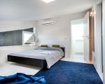 ferienvilla-grosses-schlafzimmer.jpg