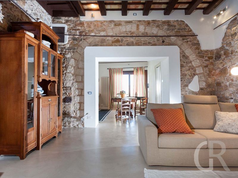 ferienvilla-marietta-sofa.jpg