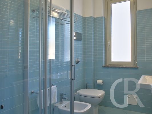 ferienwohnung-cobalto-glasdusche.jpg