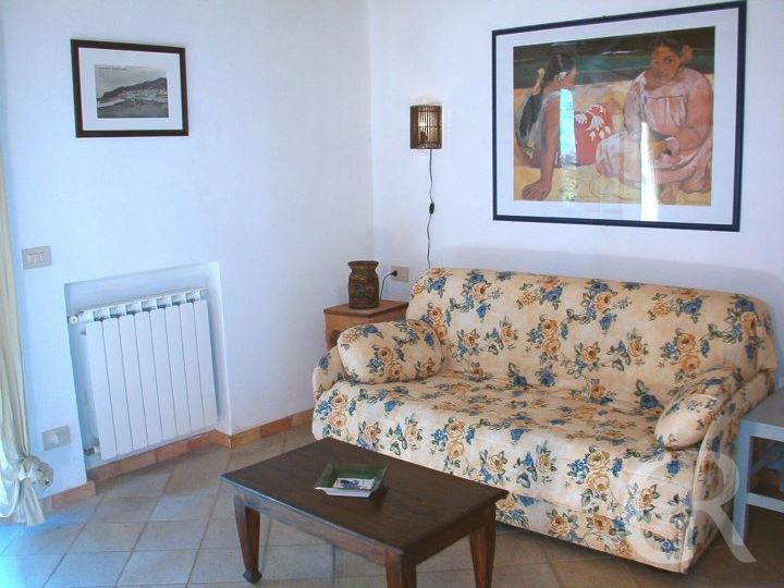 ferienwohnung-draco-gemuteliche-sitzecke-mit-sofa.jpg