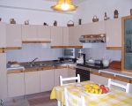 ferienwohnung-gelso-kuechenzeile.JPG