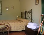 ferienwohnung-limone-schlafzimmer-mit-doppelbett.JPG