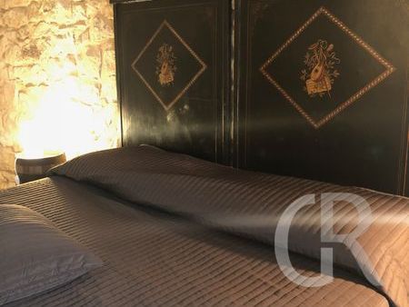 ferienwohnung-pacchipodium-groes-bett-im-schlafzimmer.jpg