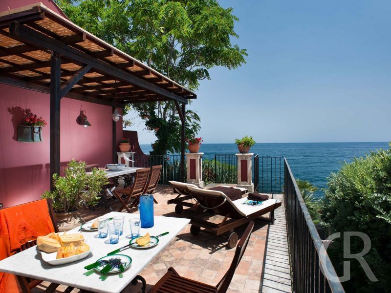 ferienwohnung-torre-archirafi-traumhafter-blick-von-der-terrasse.jpg