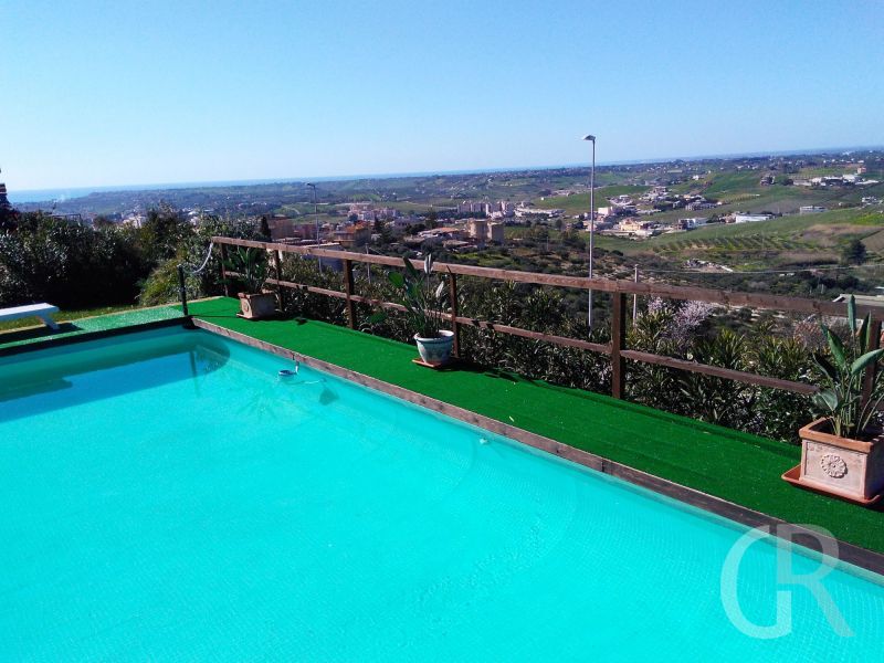 pool-mit-blick.jpg