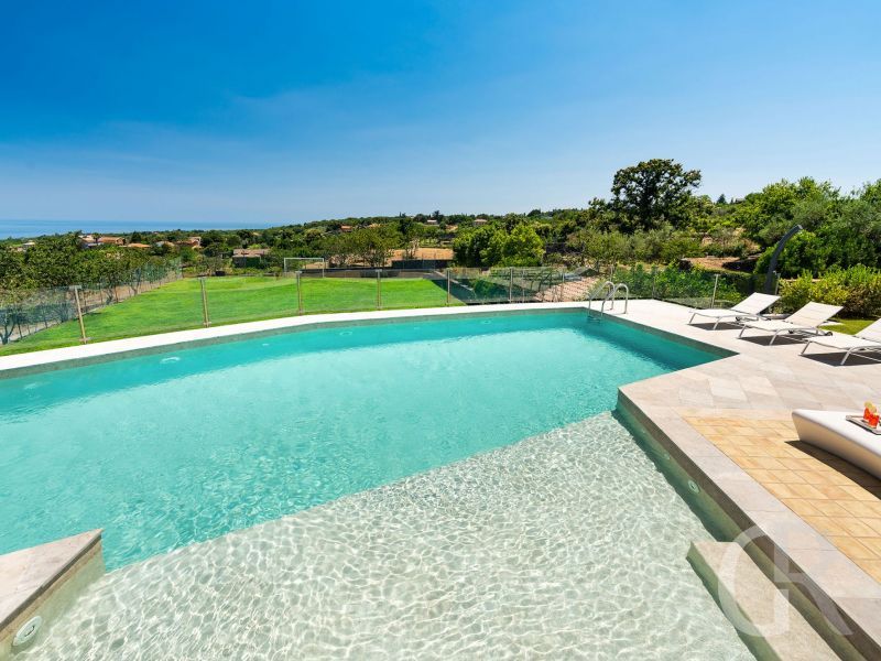 torretta-am-pool.jpg