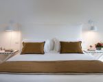 villa-acqua-marina-braun-weisses-schlafzimmer.jpg