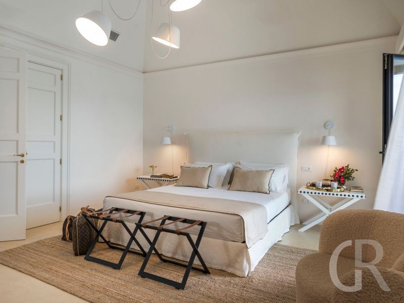 villa-acqua-marina-helles-schlafzimmer.jpg