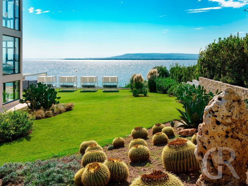 villa-angelina-garten-und-meerblick.jpg