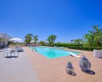 villa-anthea-blick-auf-das-schwimmbad.jpg