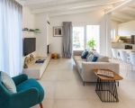 villa-azuela-wohnzimmer-mit-sofa.jpg