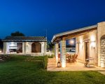 villa-corte-moscata-villa-am-abend.jpg