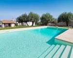 villa-corte-moscata-zugang-zum-pool.jpg