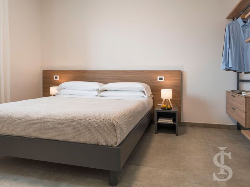 villa-dimora-bufalefi-schlafzimmer-mit-garderobe.jpg