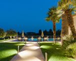 villa-gianos-garten-am-abend.jpg