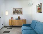 villa-giglio-di-mare-blaues-sofa.jpg
