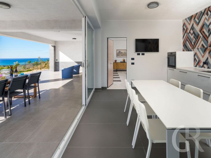 villa-giglio-di-mare-esszimmer-mit-terrasse.jpg