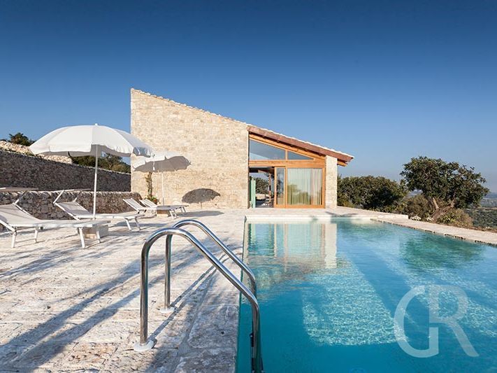 villa-gisolfo-ferienhaus-und-pool.jpg